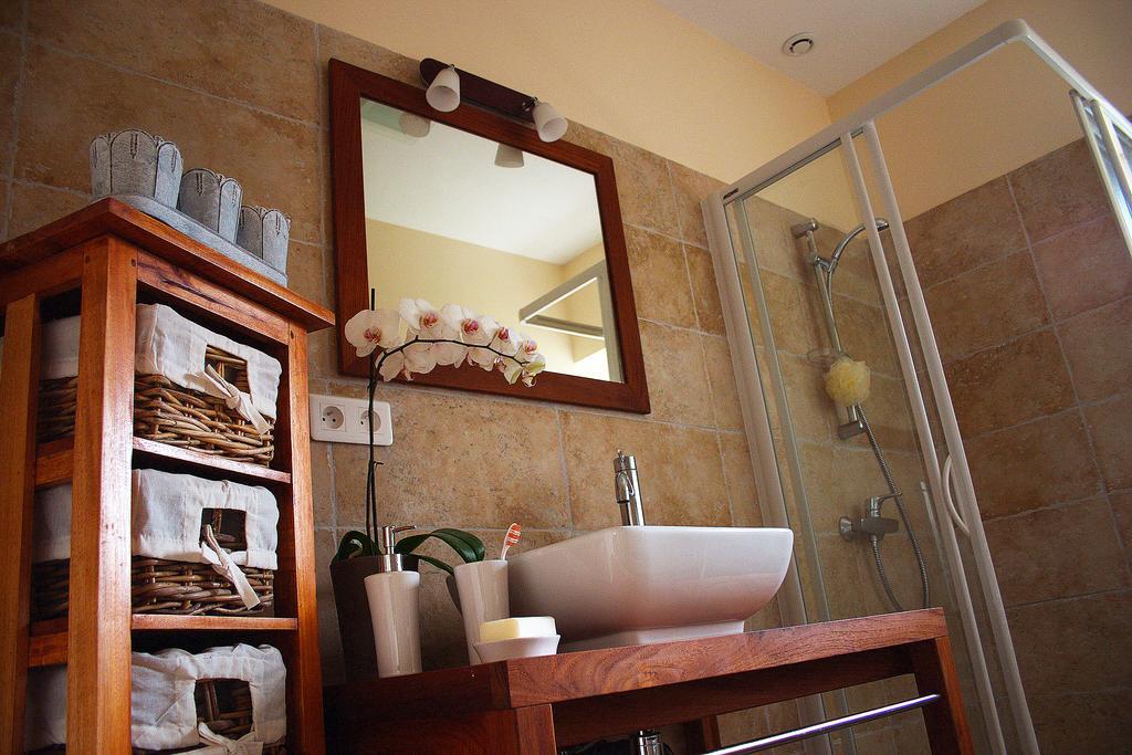 Chambres D'Hotes Du Presbytere La Bastide-l'Eveque Ngoại thất bức ảnh