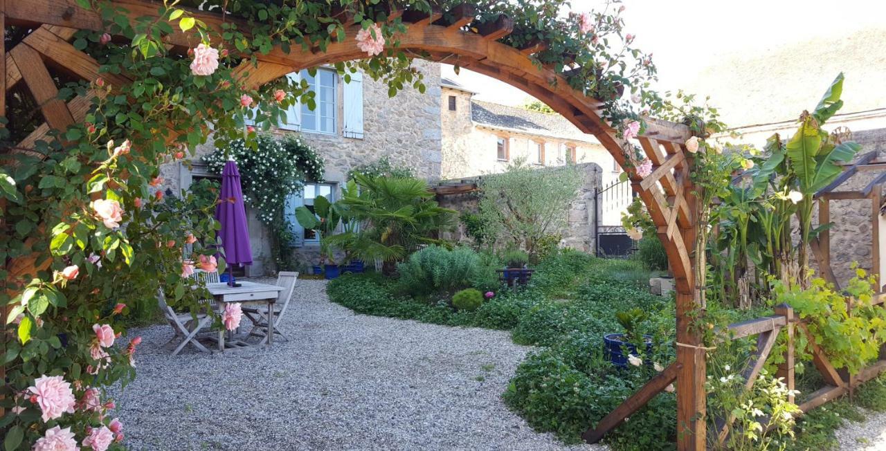 Chambres D'Hotes Du Presbytere La Bastide-l'Eveque Ngoại thất bức ảnh